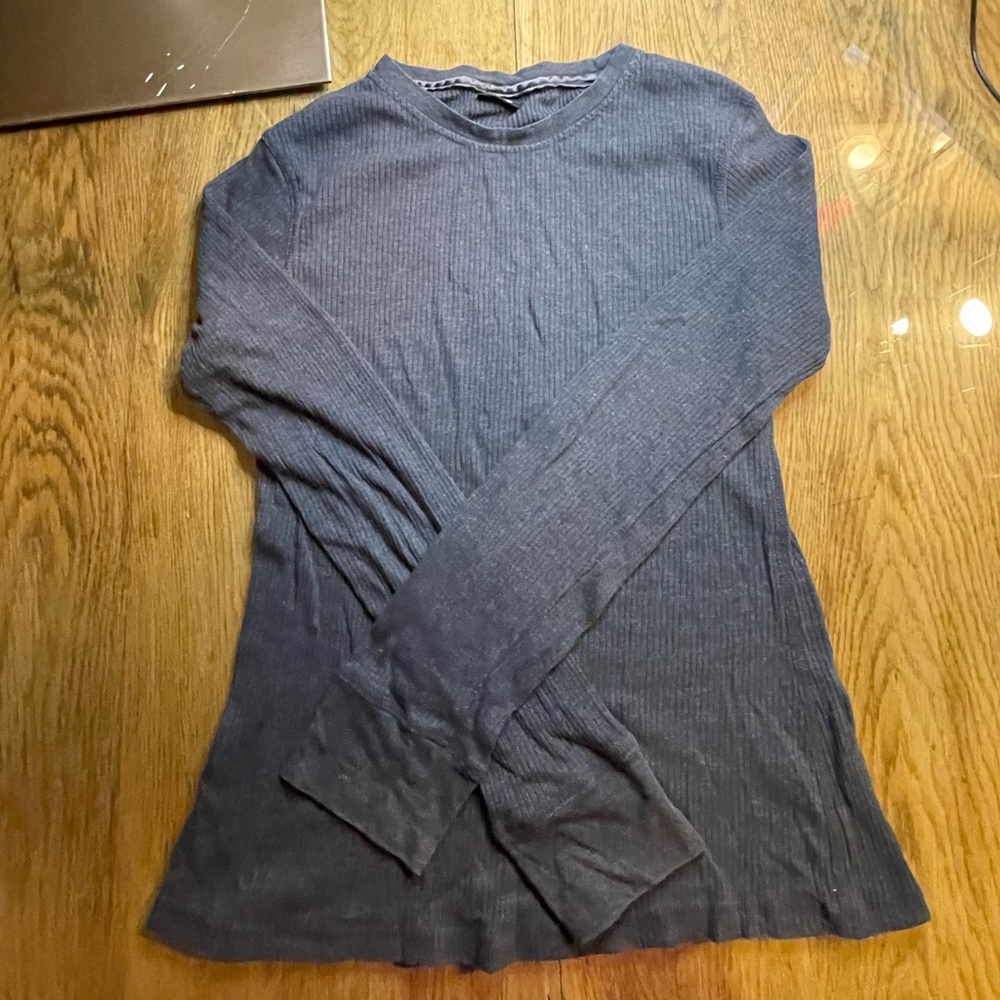 Juniors y2k Vanity ribbed grey crewneck long sleeve top. Size med-lg Pre-loved